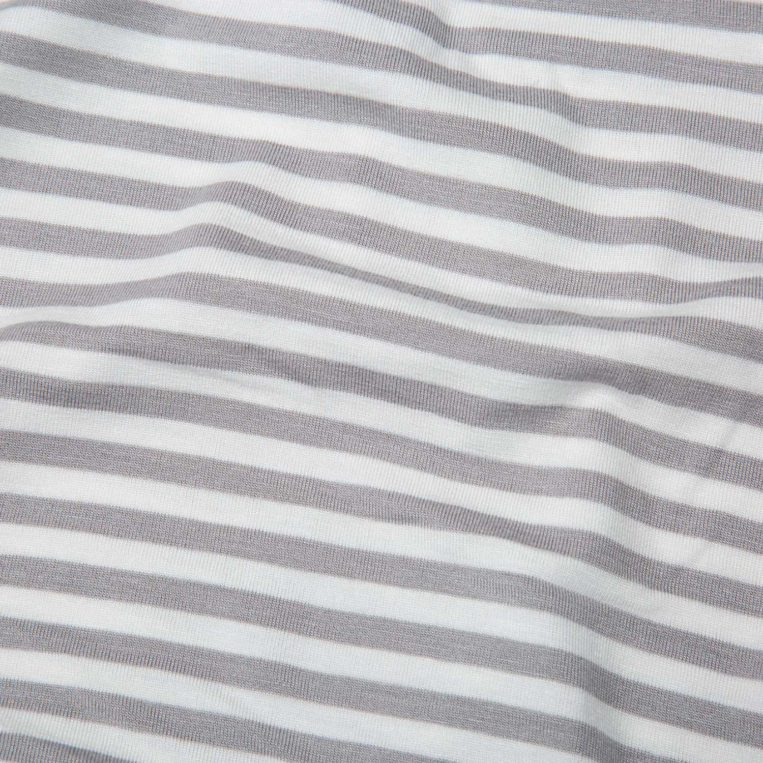 5761598