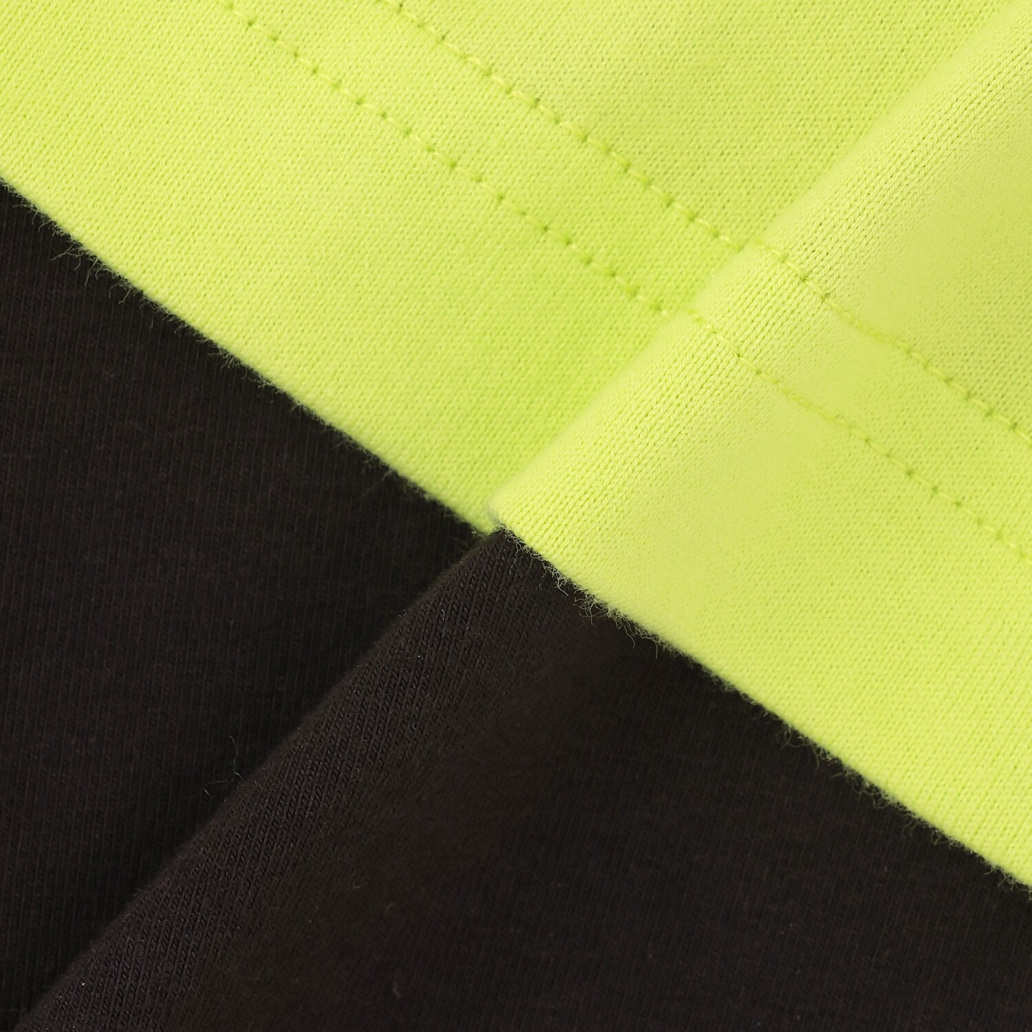 9262305