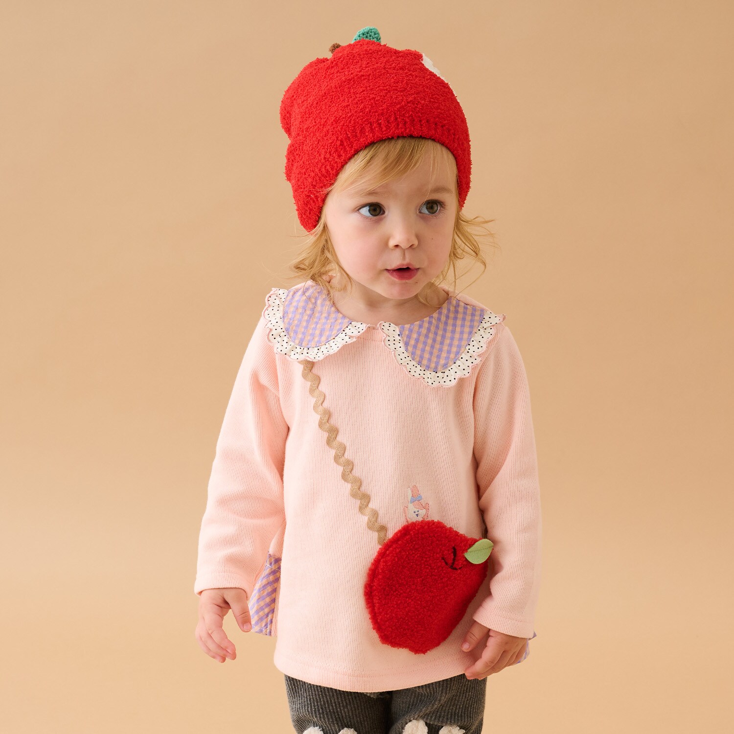 りんごポシェットトレーナー