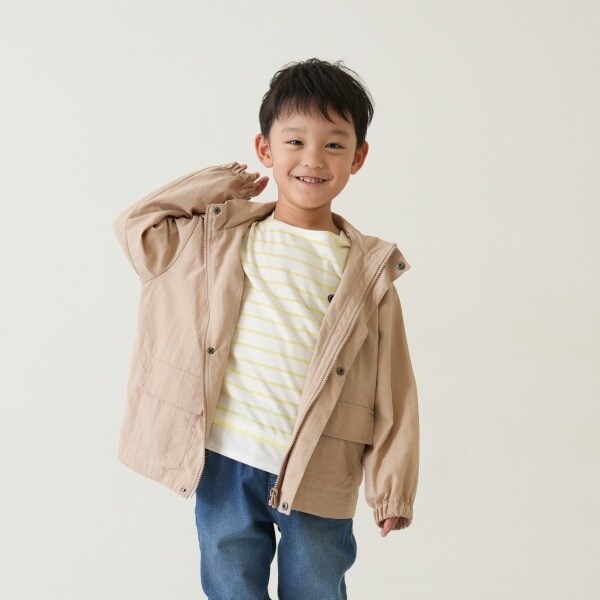 スタンドカラーウィンブレ