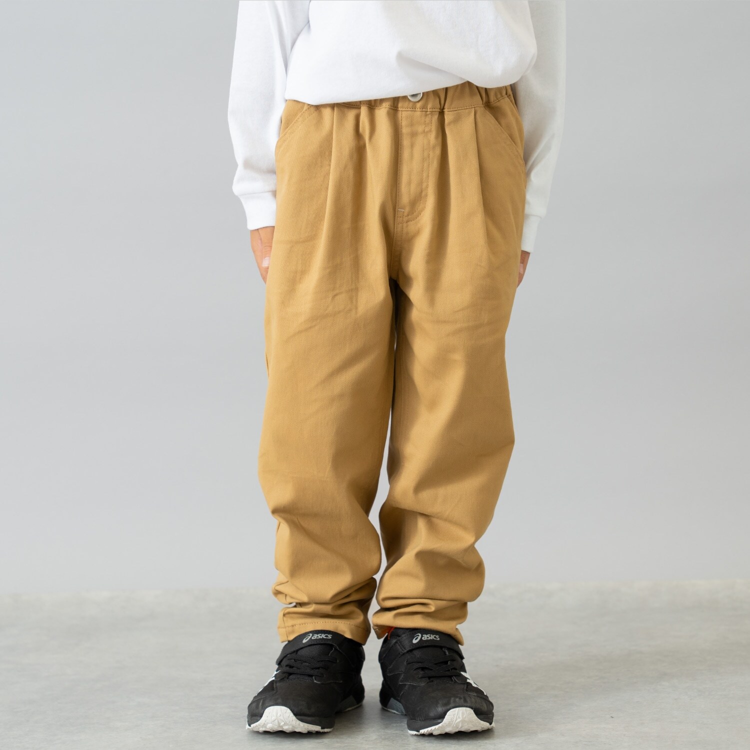 ストレッチツイルテーパードパンツ