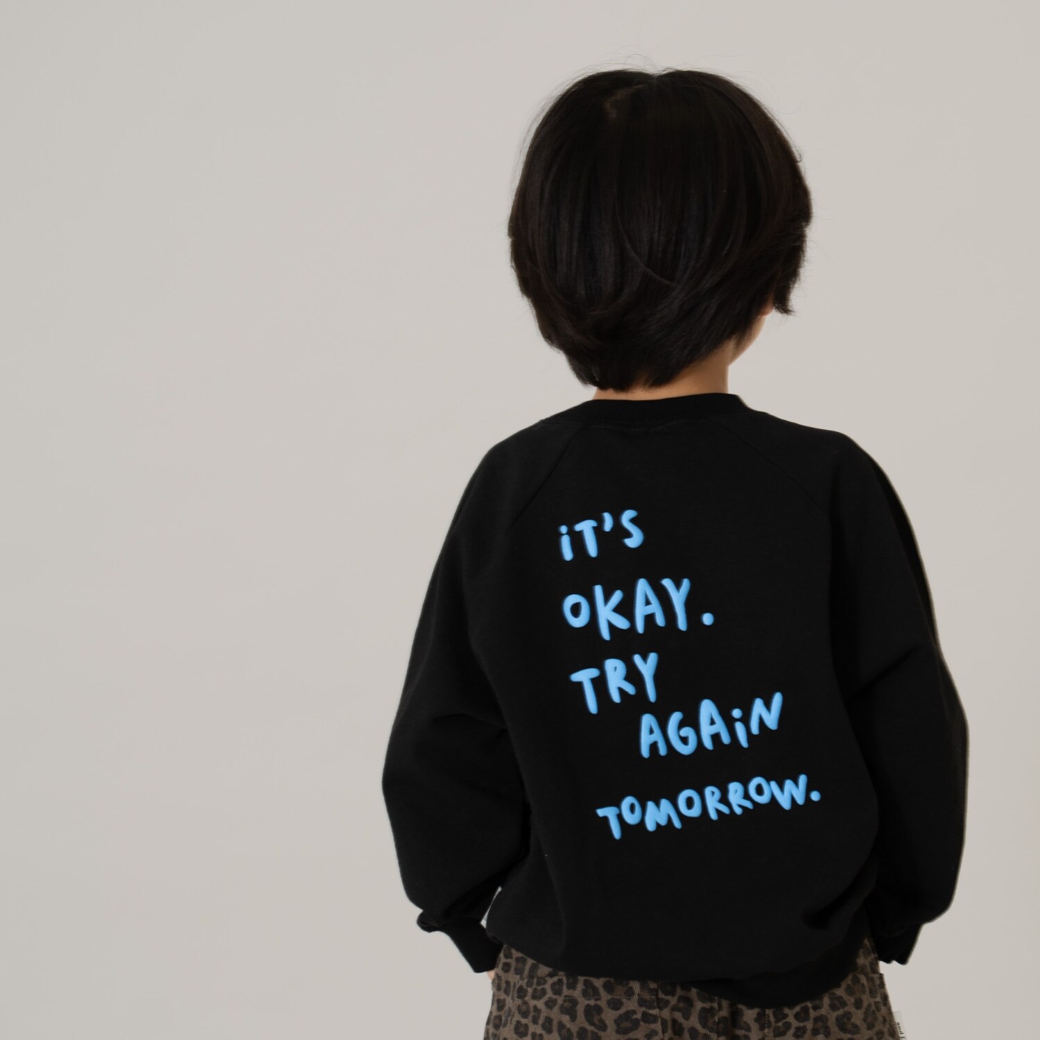 蛍光ロゴラグランスウェット/トレーナー