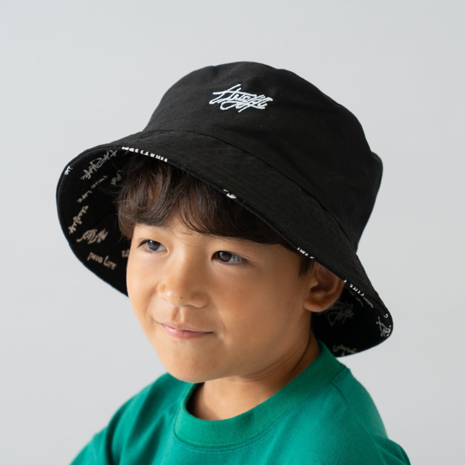 リバーシブルバケットハット