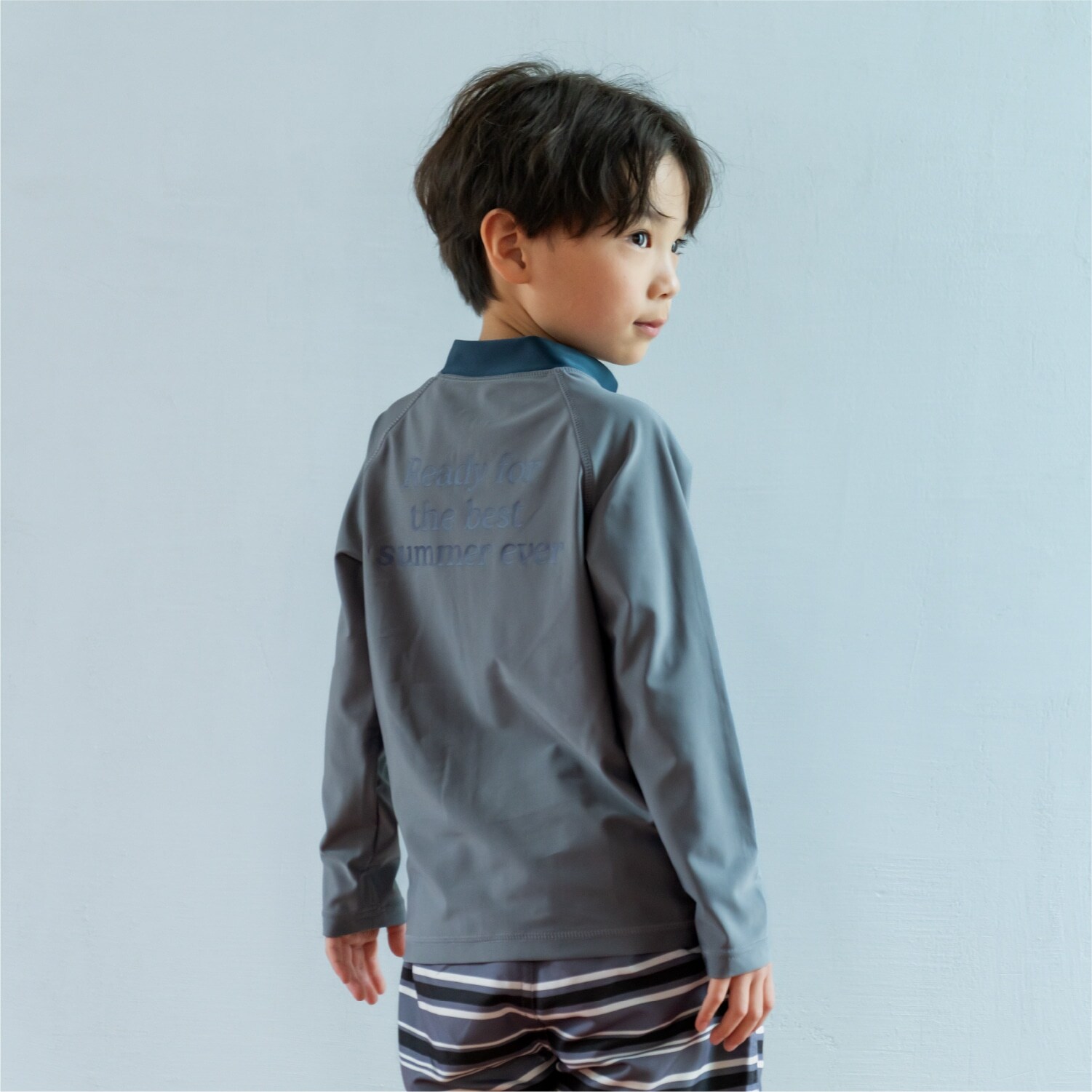 【SWIM】フィンガーホールつきZIPラッシュガード