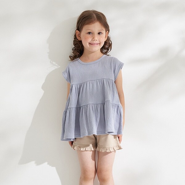 たっぷりギャザーティアードトップス＆フリルショートパンツセット