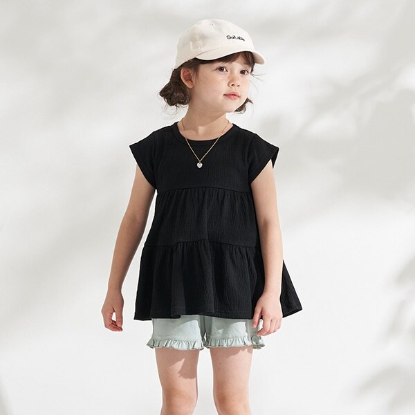 たっぷりギャザーティアードトップス＆フリルショートパンツセット