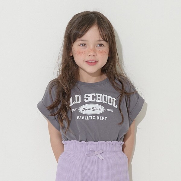 【型崩れしないやわらかコットン】ロゴプリントミニ丈ドロップTシャツ