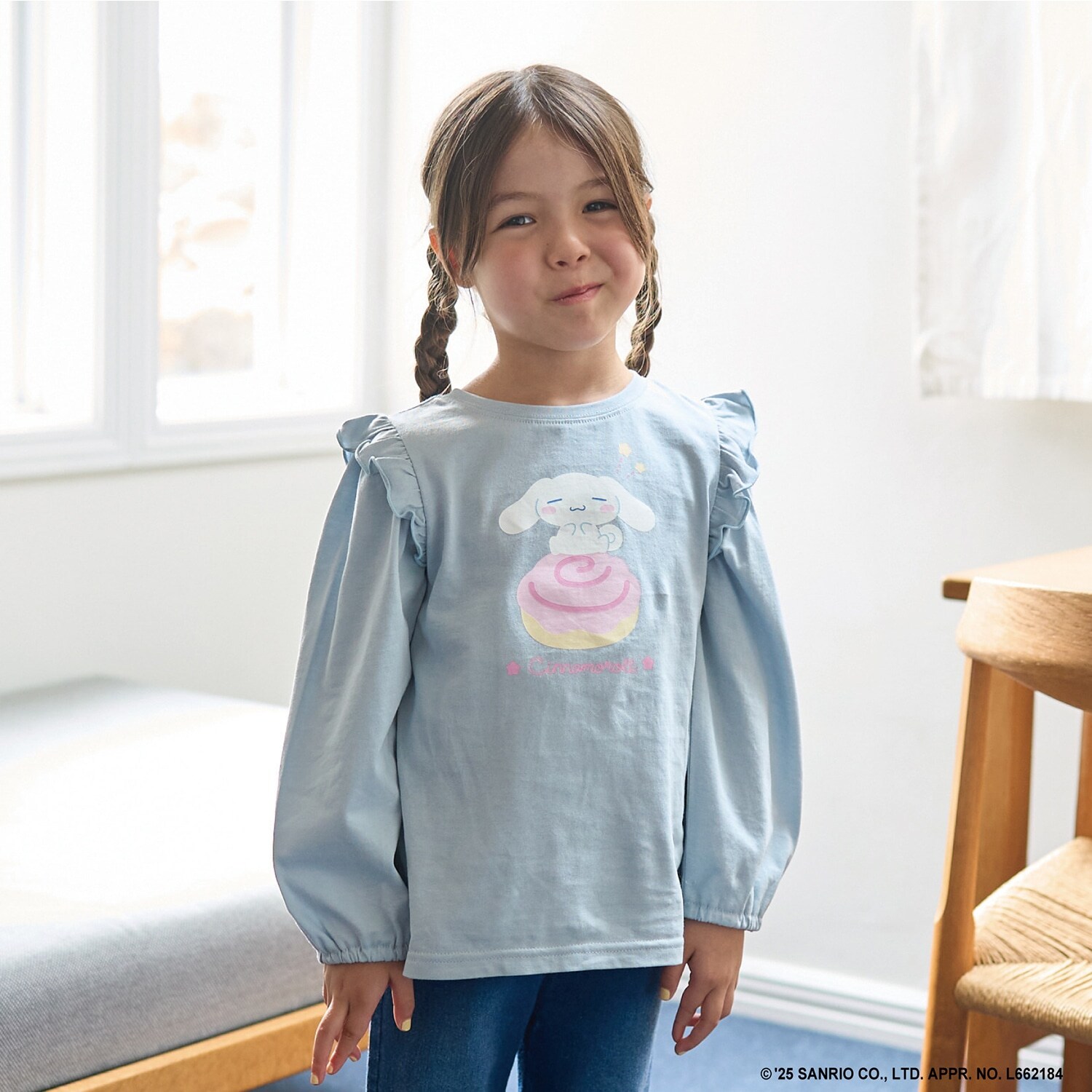 【大人気カラー再入荷】【サンリオキャラクターズ】【どちらが前でもOK】【ソフトコットン】肩フリルAラインTシャツ