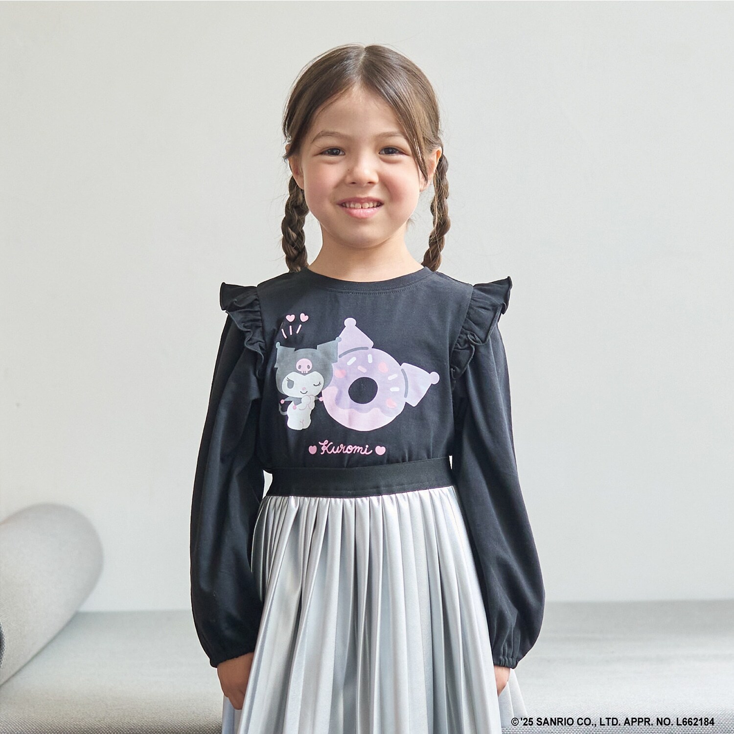 【大人気カラー再入荷】【サンリオキャラクターズ】【どちらが前でもOK】【ソフトコットン】肩フリルAラインTシャツ