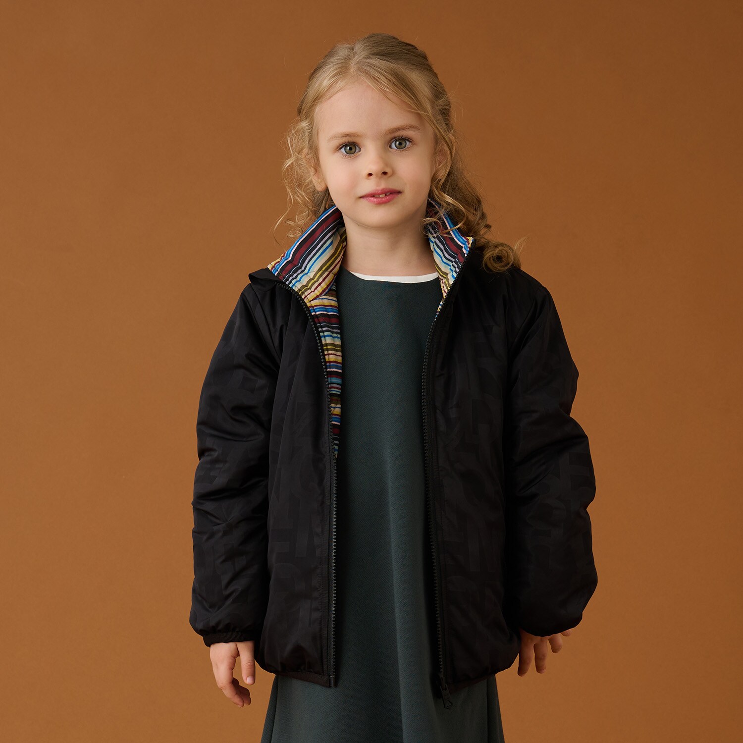 エンボス総柄リバーシブルブルゾン