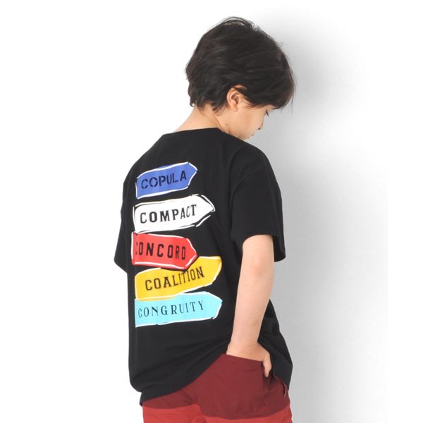 天竺・ドロップショルダーサインボードプリント半袖Tシャツ