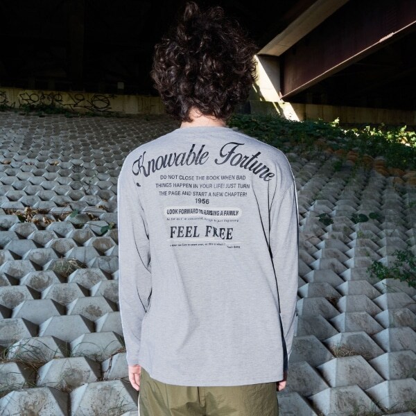 【大人向けサイズあり】【プチプラ】バックメッセージロゴ長袖Tシャツ