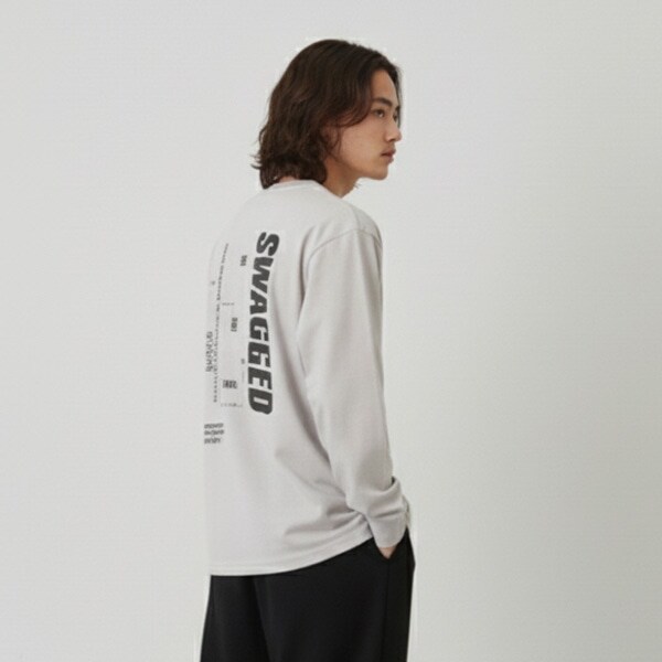 【プチプラ】バックバーチカルロゴプリント長袖Tシャツ