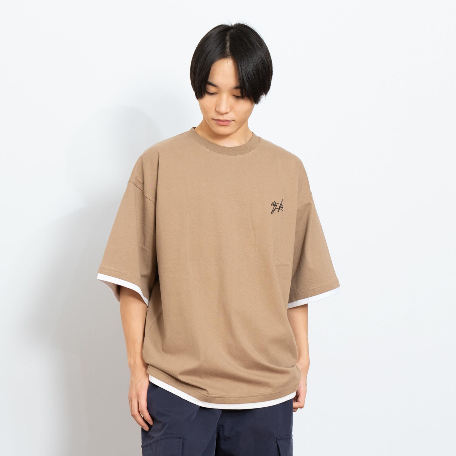 ワンポイント刺しゅうレイヤードTシャツ