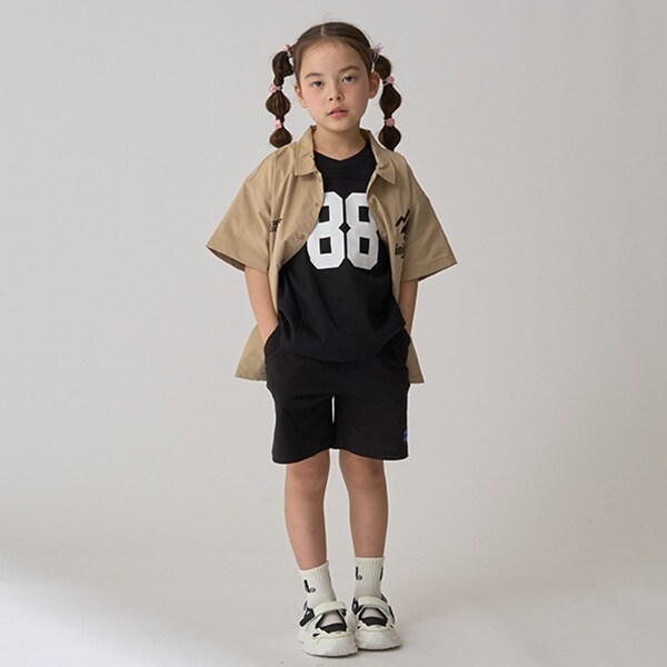 【防汚撥水】ワンポイント刺しゅう4分丈パンツ