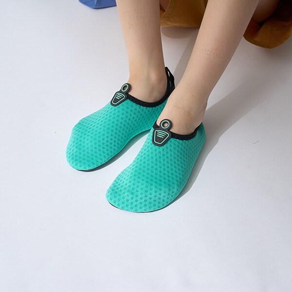 水陸両用シューズ