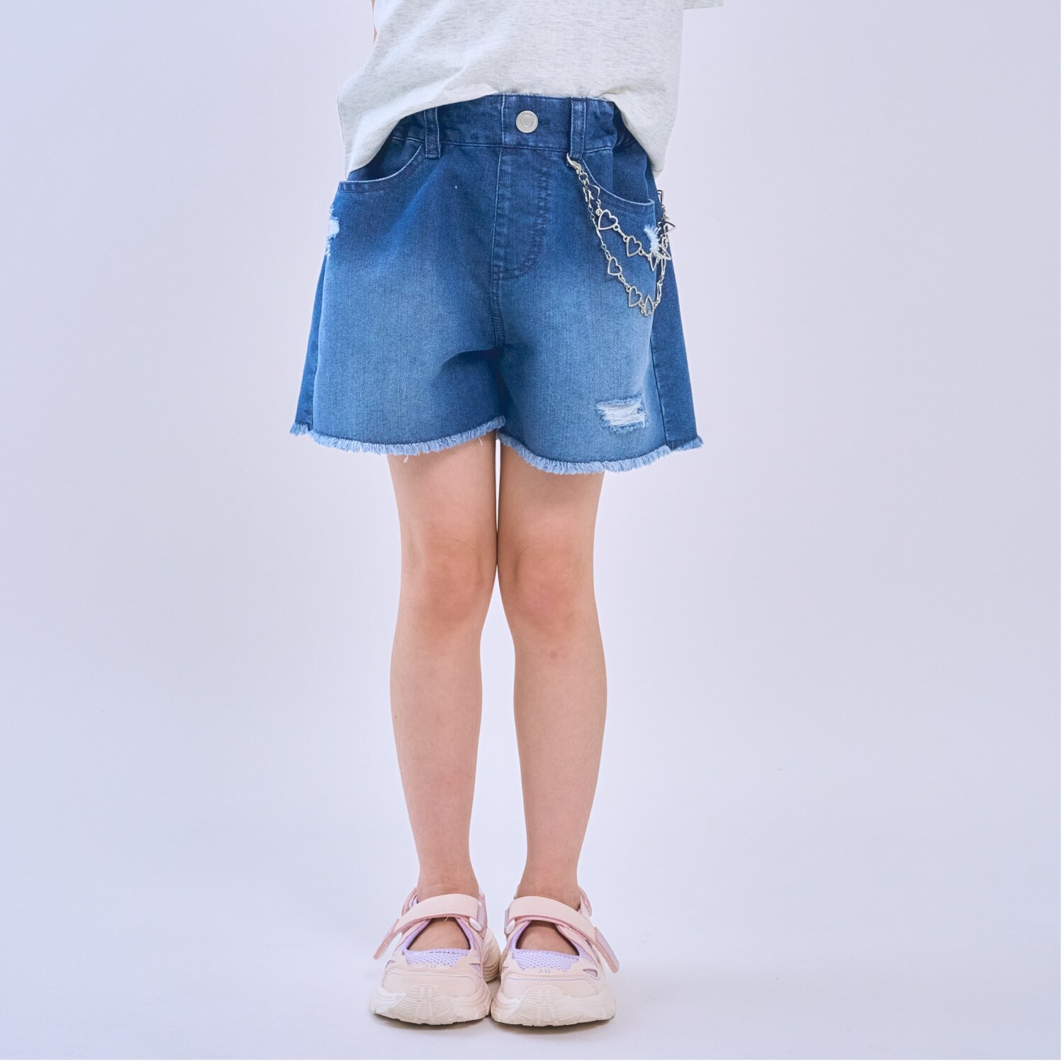 【チェーンベルトつき】デニムショートパンツ