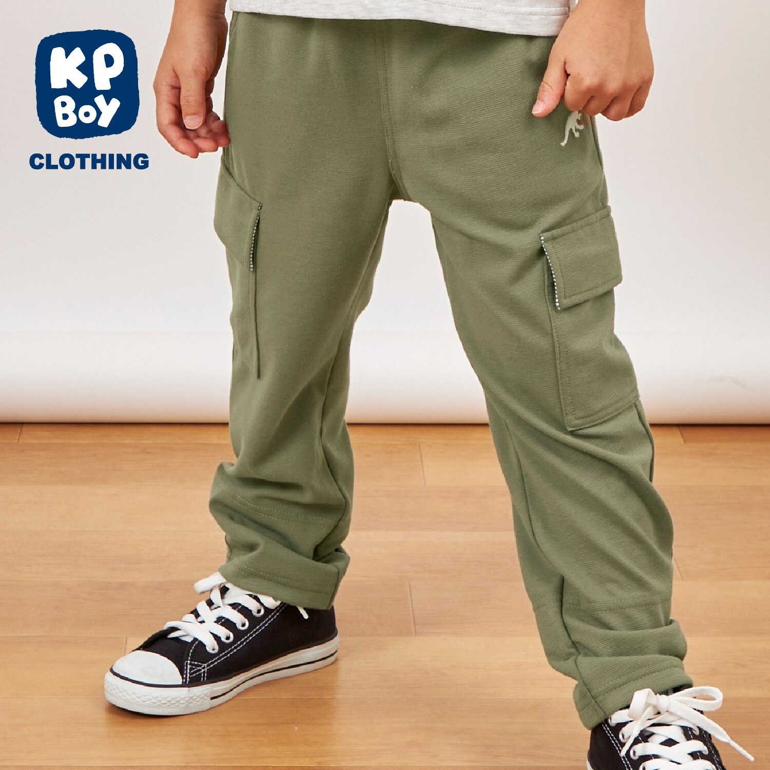 恐竜ワンポイント カットソー カーゴパンツ