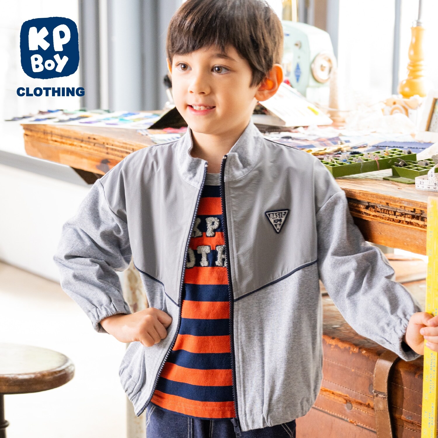 トラックジャケット