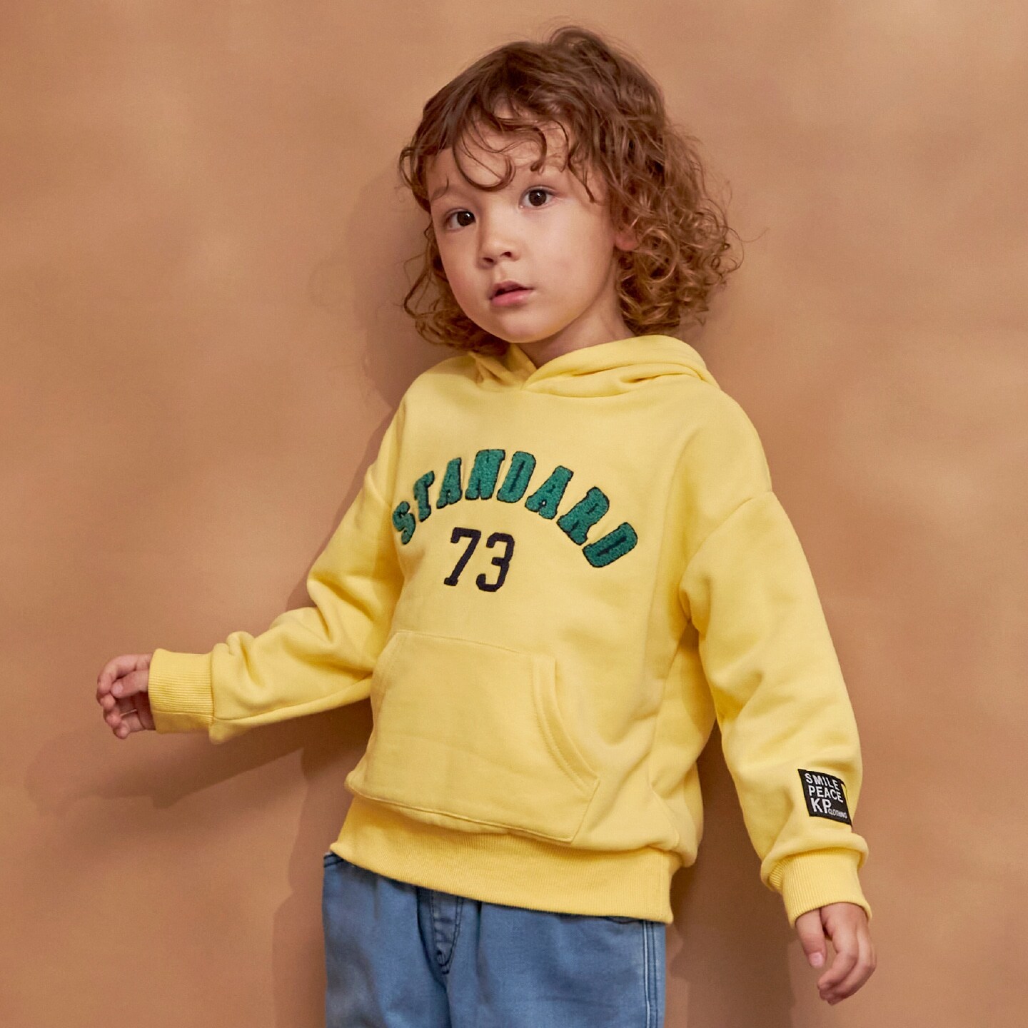 ロゴプルオーバーパーカ