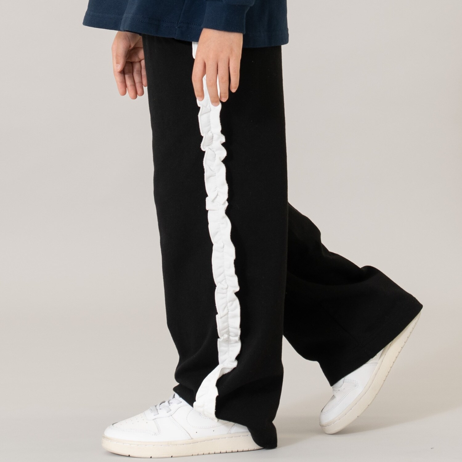 サイドフリル裏毛ワイドパンツ