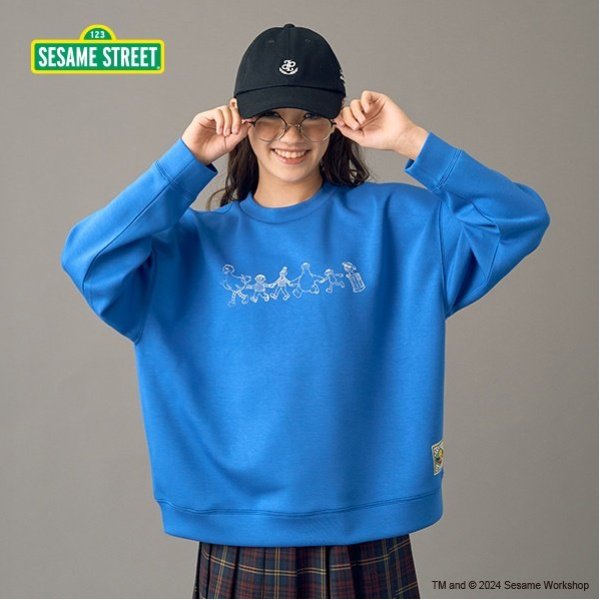【AMI】セサミストリートダンボールプルオーバー