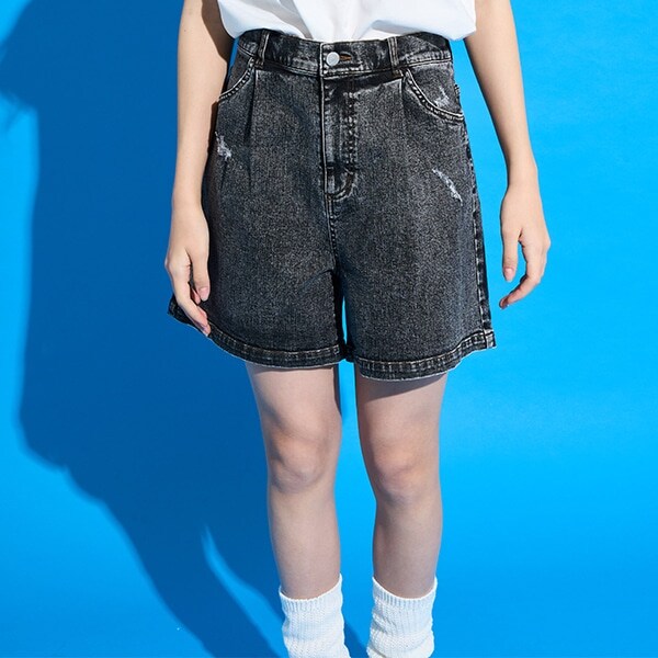 【AMI】ダメージデニムショートパンツ