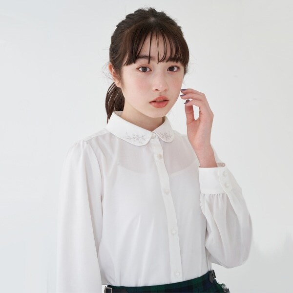 衿花刺しゅうブラウス