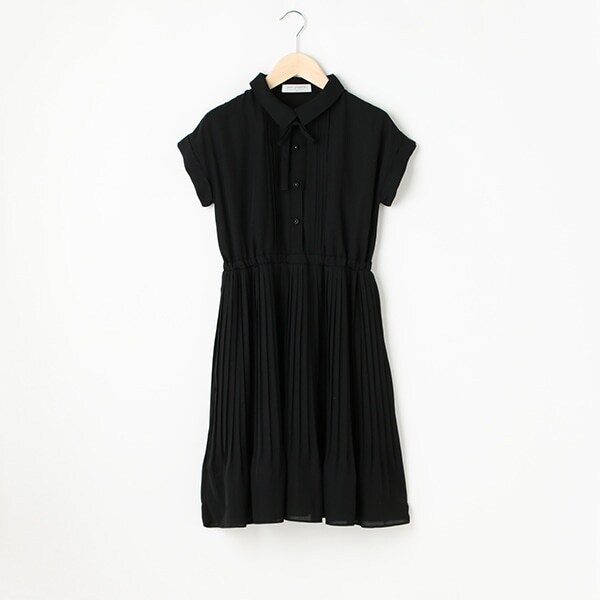 プリーツシフォンワンピース