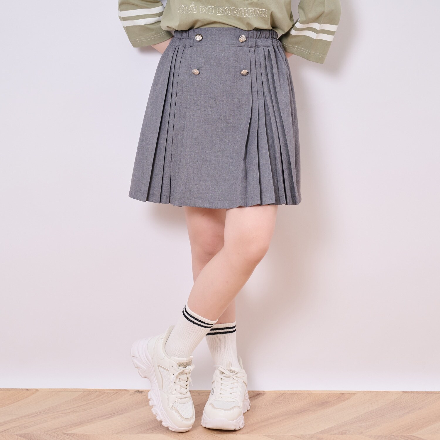 ボタンプリーツスカパン