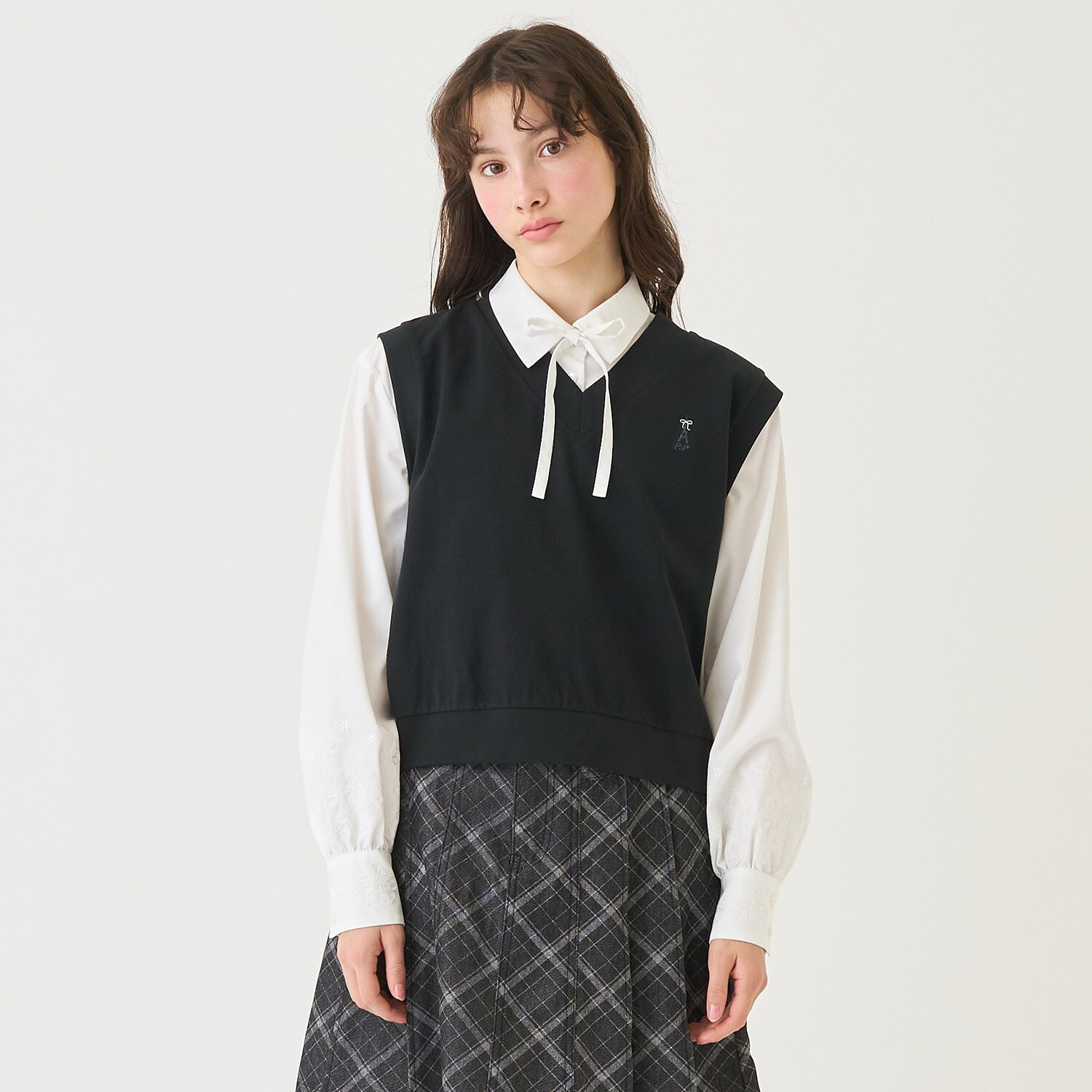 カットソーベスト＆刺しゅうブラウスセット