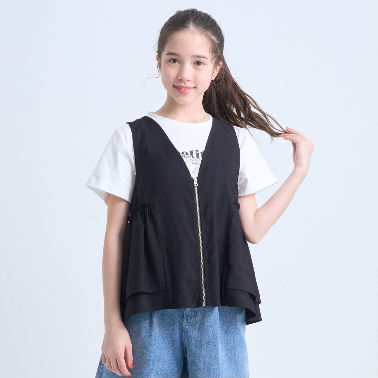 ペプラムジレ×インナーTシャツ