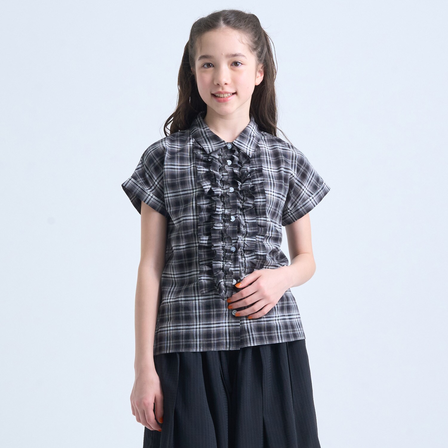 ラッフルブラウス