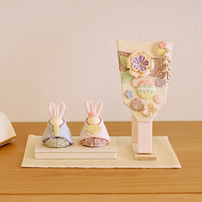 【夢み屋】【雛人形】白粋-HAKI-うさぎ雛と羽子板飾り