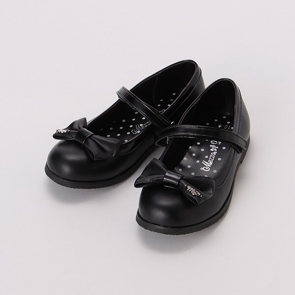 リボンつきストラップシューズ