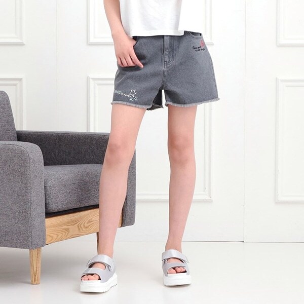 らくがき刺繍フリンジショートパンツ