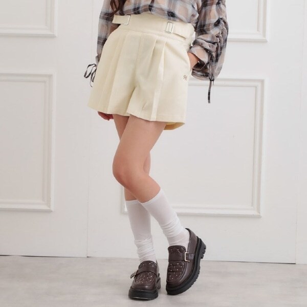 バックルハイウエストショートパンツ
