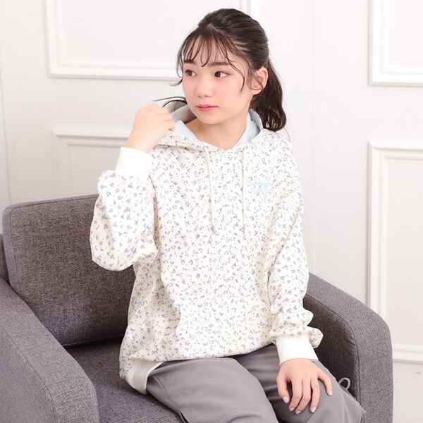 バック発泡プリントパーカー