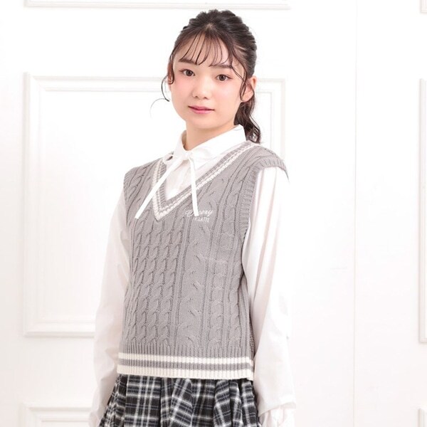 ニットベストレイヤード長袖シャツ