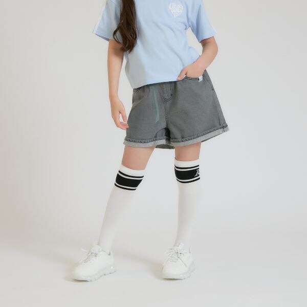 クリアベルトつきデニムショートパンツ
