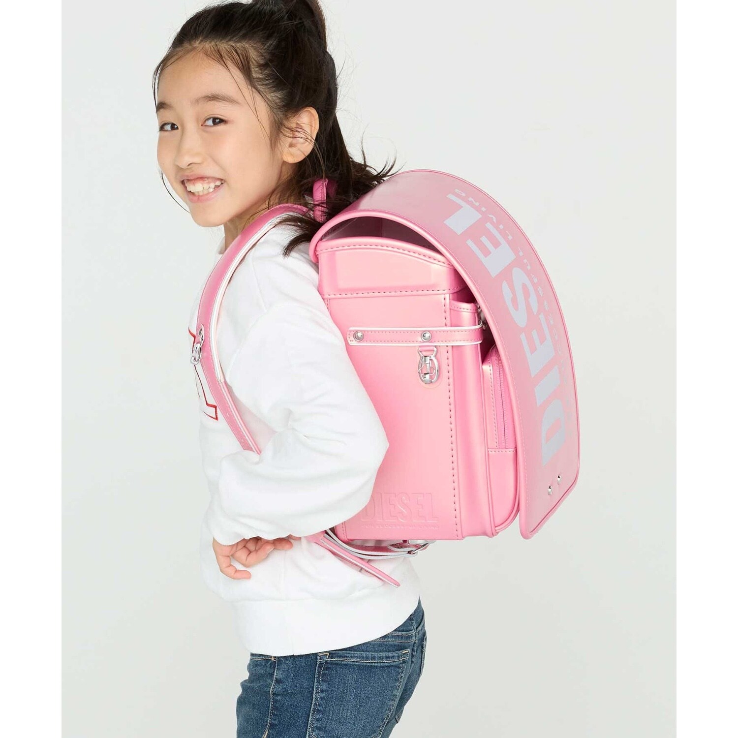 【DIESEL(ディーゼル)】REFLECTOR VERTICAL LOGO(リフレクター バーチカル ロゴ)ランドセル