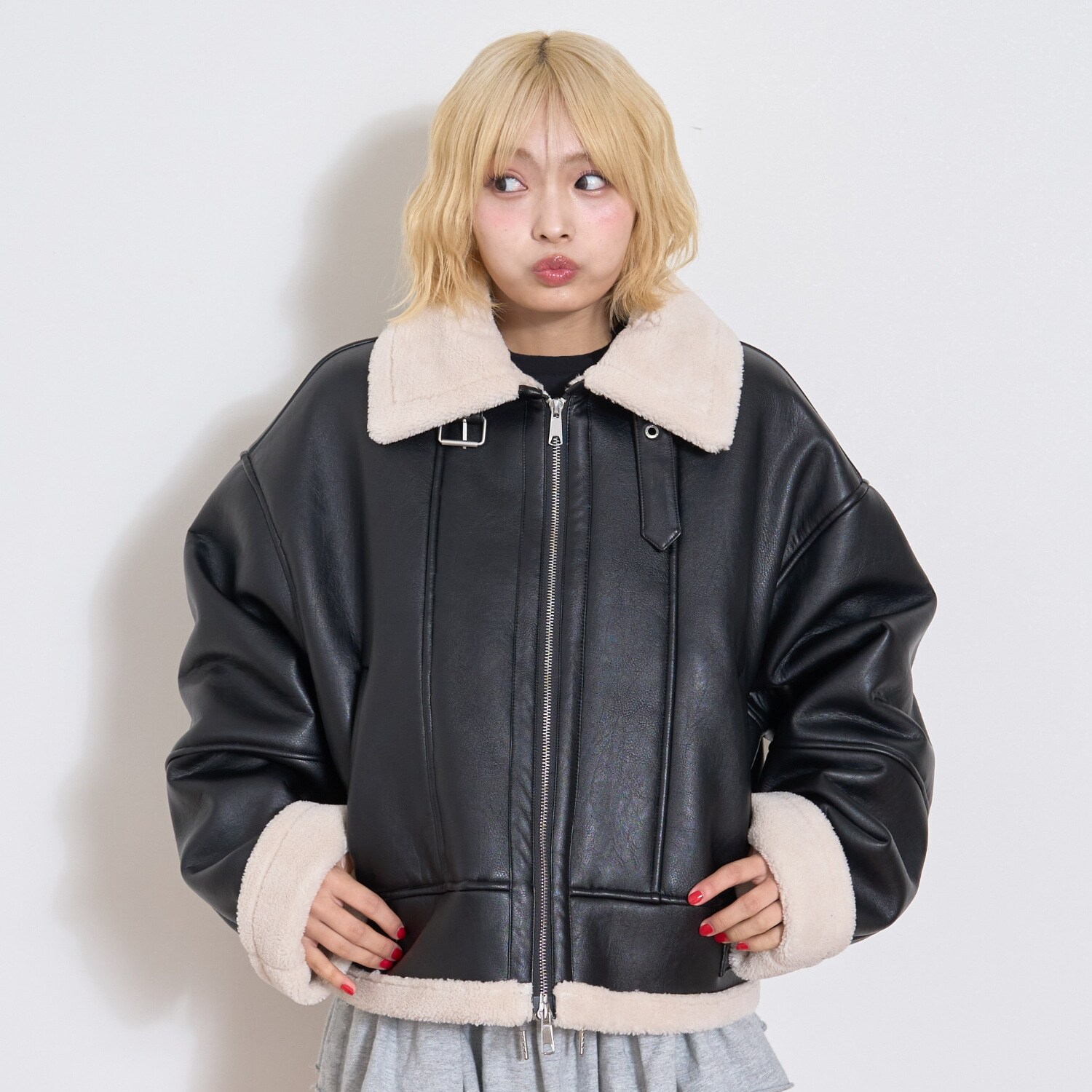 ムートンブルゾン