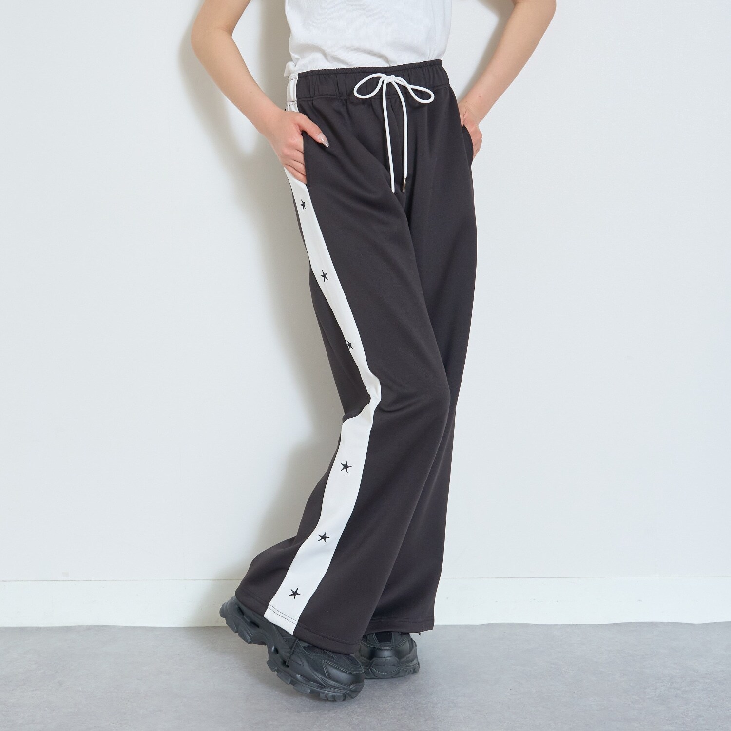 【LTXC/吸水速乾】星刺しゅうトラックパンツ