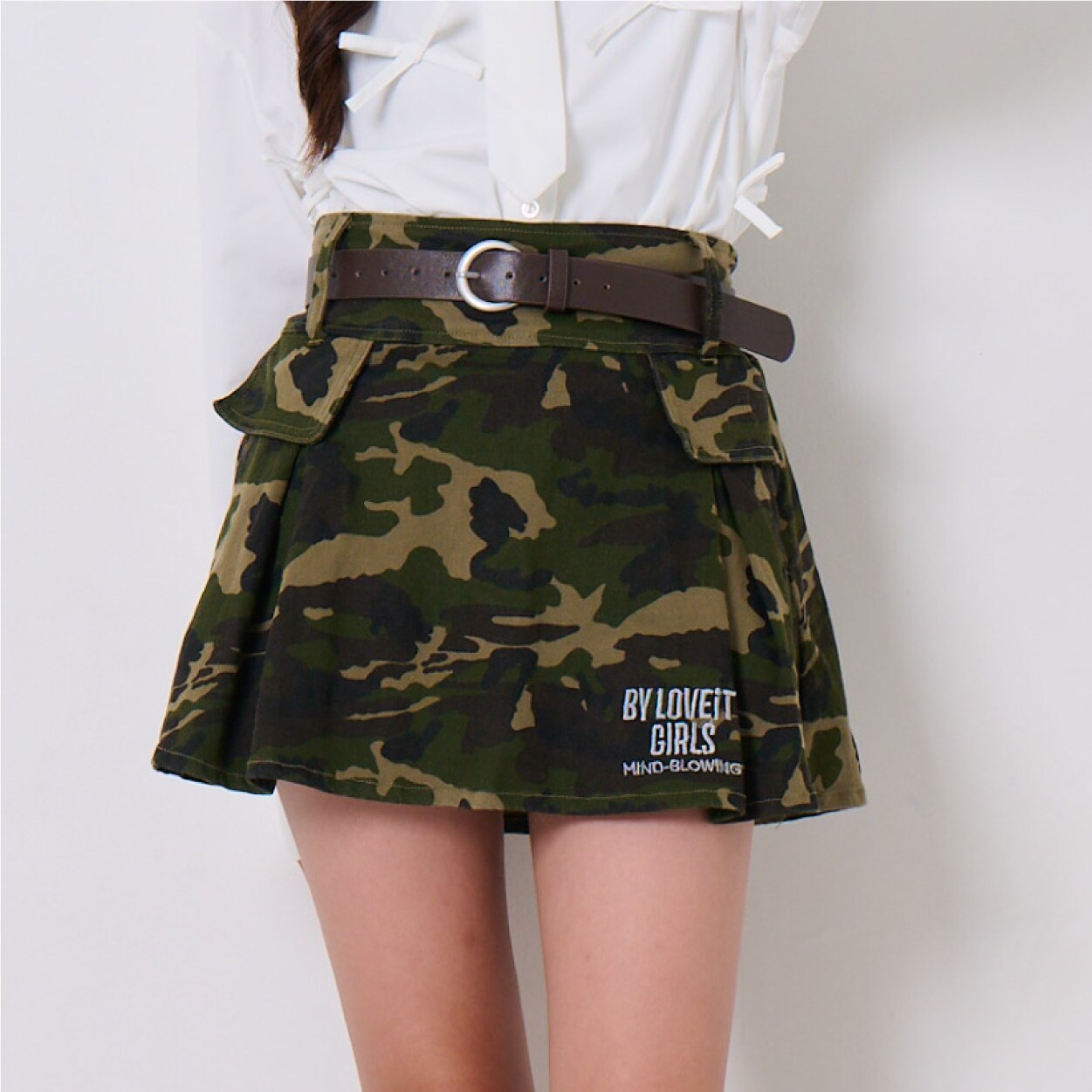 【Cuugal8月号掲載】ベルトつきスカート