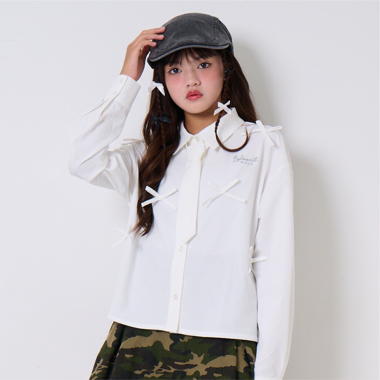 タイつきリボンブラウス