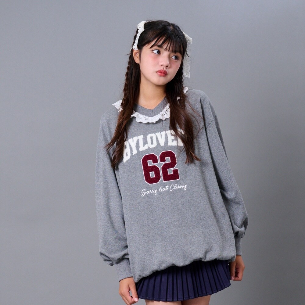 レースつきナンバリングプルオーバー