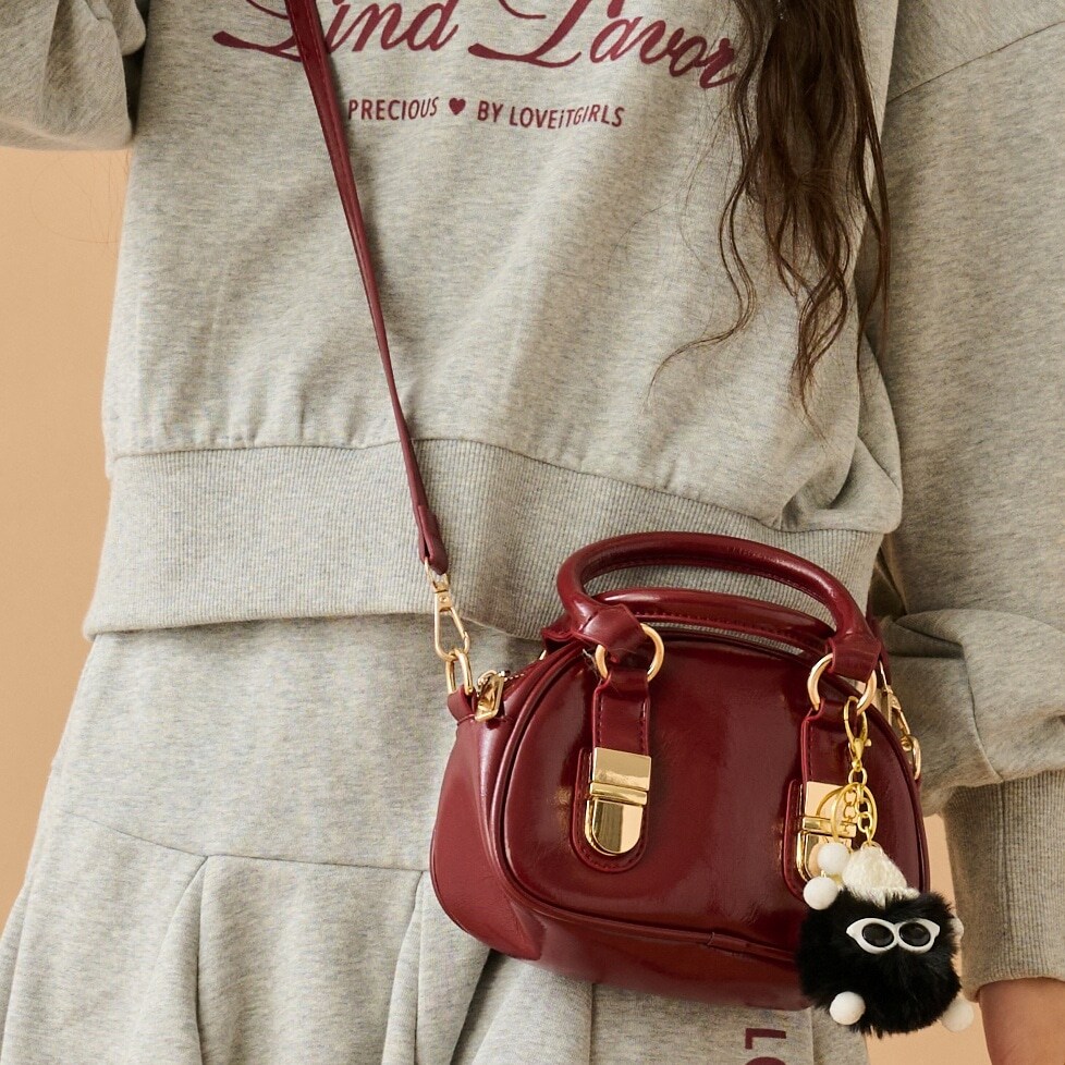 ボストン型ショルダーバッグ