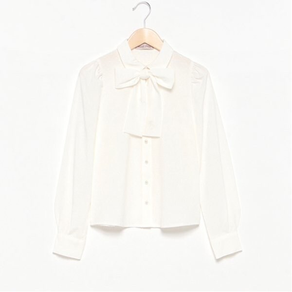 パールボタンボウタイブラウス