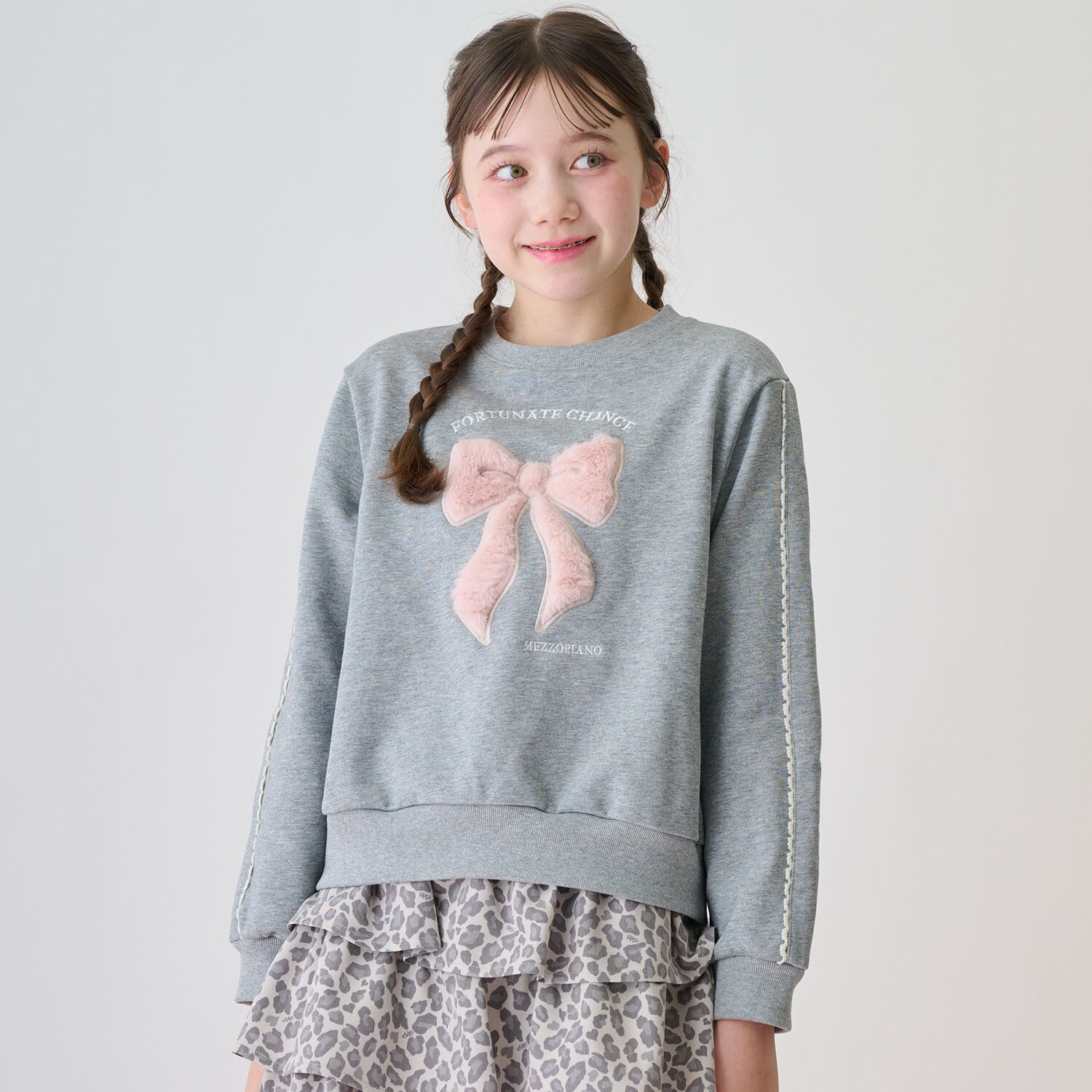 リボンアップリケトレーナー