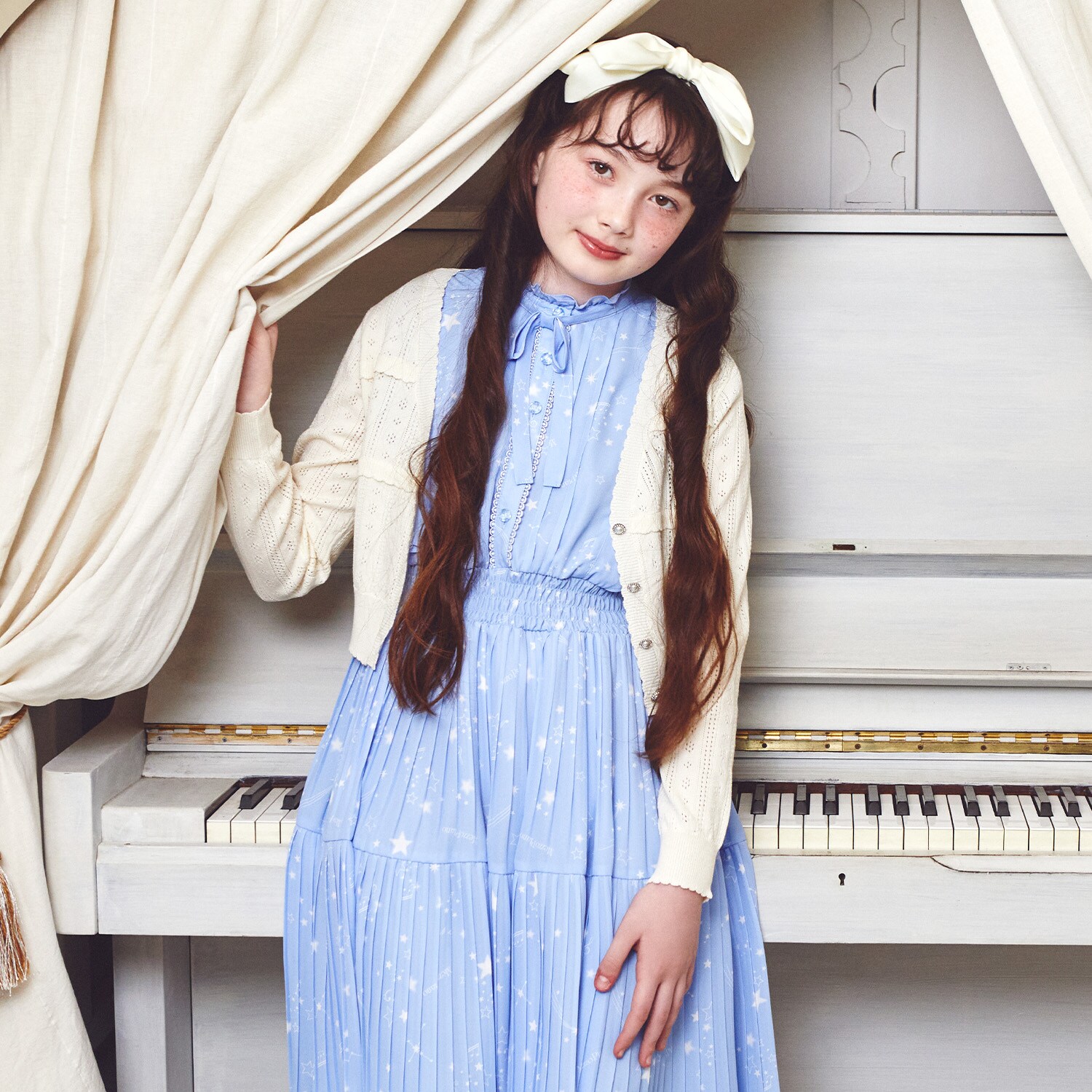 透かし柄ラインストーンボタンカーディガン♪